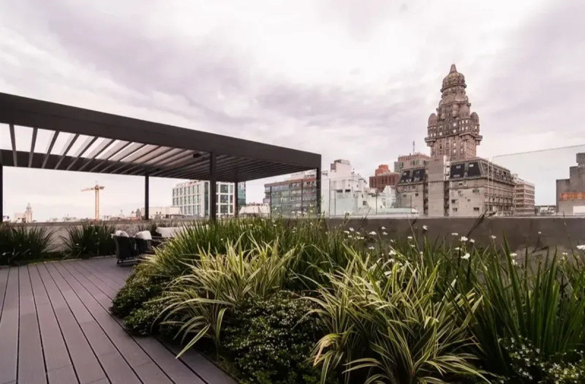 Apartamento ID.6221 - Alquiler Apartamento 2 Dormitorios Centro con balcon y garaje