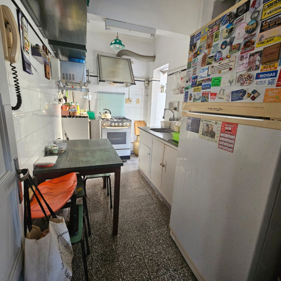 Apartamento ID.5538 - Venta Apartamento 2 Dormitorios Ciudad Vieja con balcon