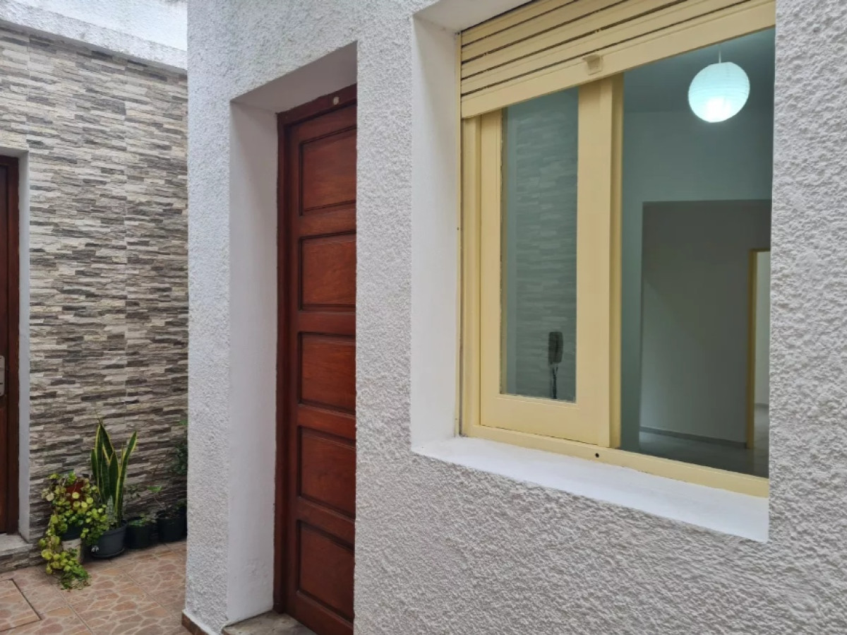 Apartamento ID.3245 - Alquiler Apartamento 2 Dormitorios Barrio Sur con Patio