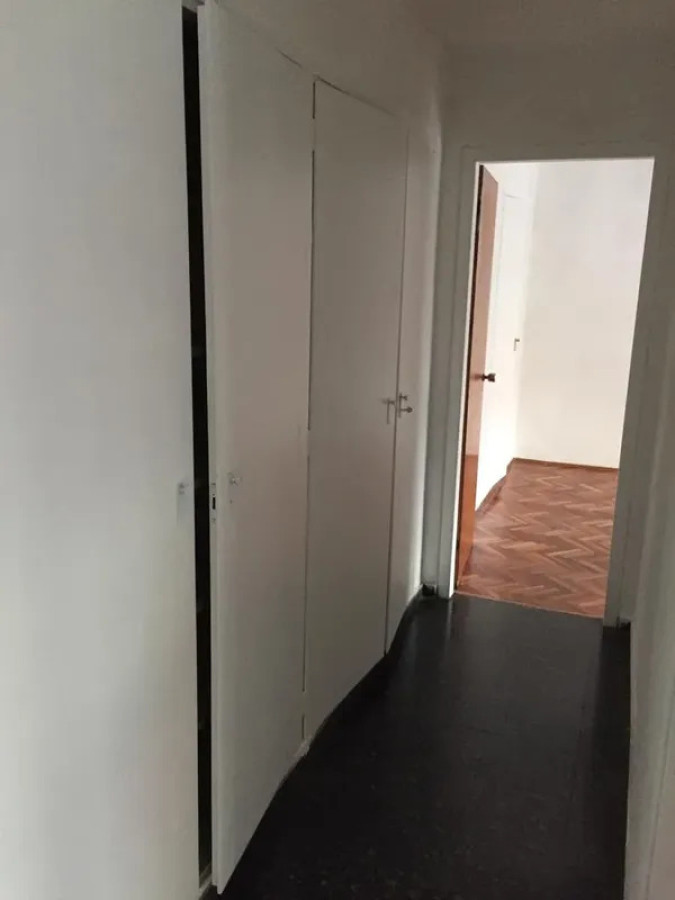 Apartamento ID.6797 - Alquiler Apartamento 3 Dormitorios Barrio Sur con balcon 