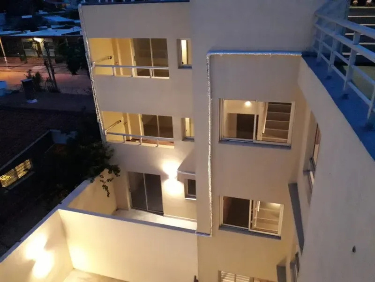 Apartamento ID.6617 - Venta con Renta Apartamento 2 Dormitorios Brazo Oriental