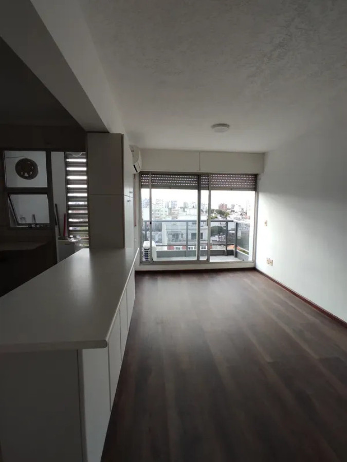 Apartamento ID.6692 - Alquiler Apartamento 1 Dormitorio Parque Rodo con balcon 