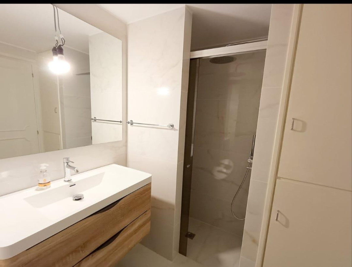 Apartamento ID.4518 - Alquiler Apartamento 2 Dormitorios Tres Cruces con balcón 