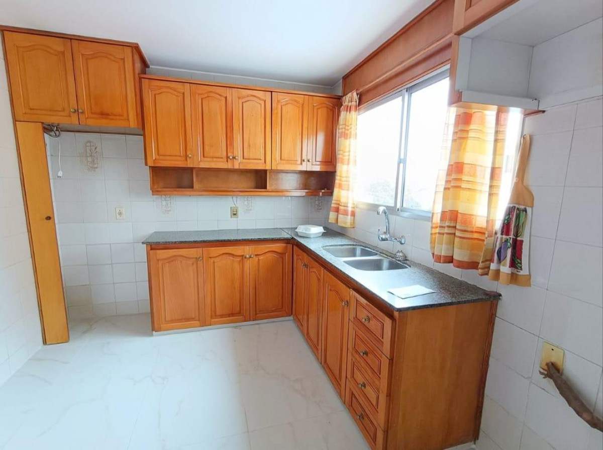 Apartamento ID.4518 - Alquiler Apartamento 2 Dormitorios Tres Cruces con balcón 