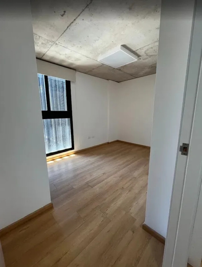 Apartamento ID.6221 - Alquiler Apartamento 2 Dormitorios Centro con balcon y garaje