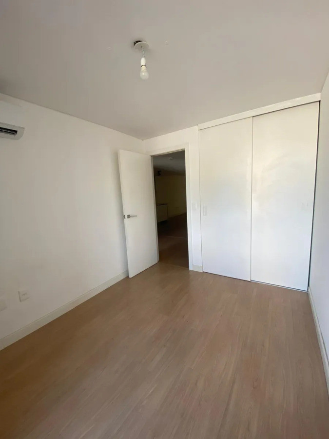 Apartamento ID.5404 - Alquiler o Venta Apartamento 2 Dormitorios Centro con balcon