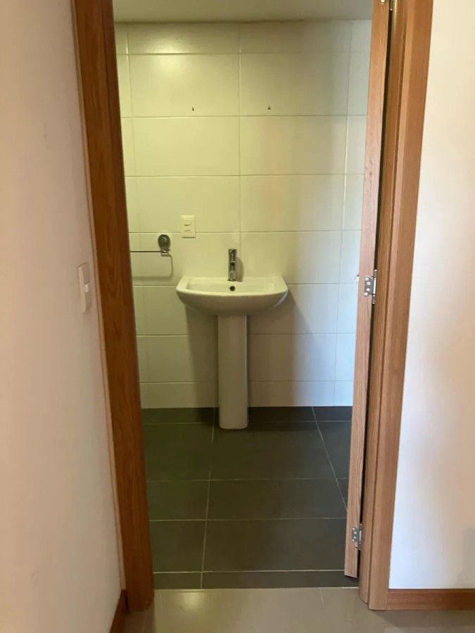 Apartamento ID.4789 - Alquiler Apartamento 2 Dormitorios Centro con balcón y garaje