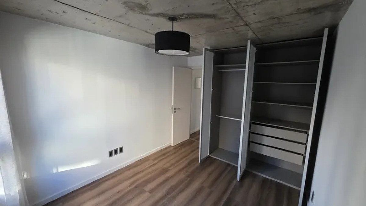 Apartamento ID.6754 - Alquiler Apartamento 1 Dormitorio Pocitos con balcon y garaje 