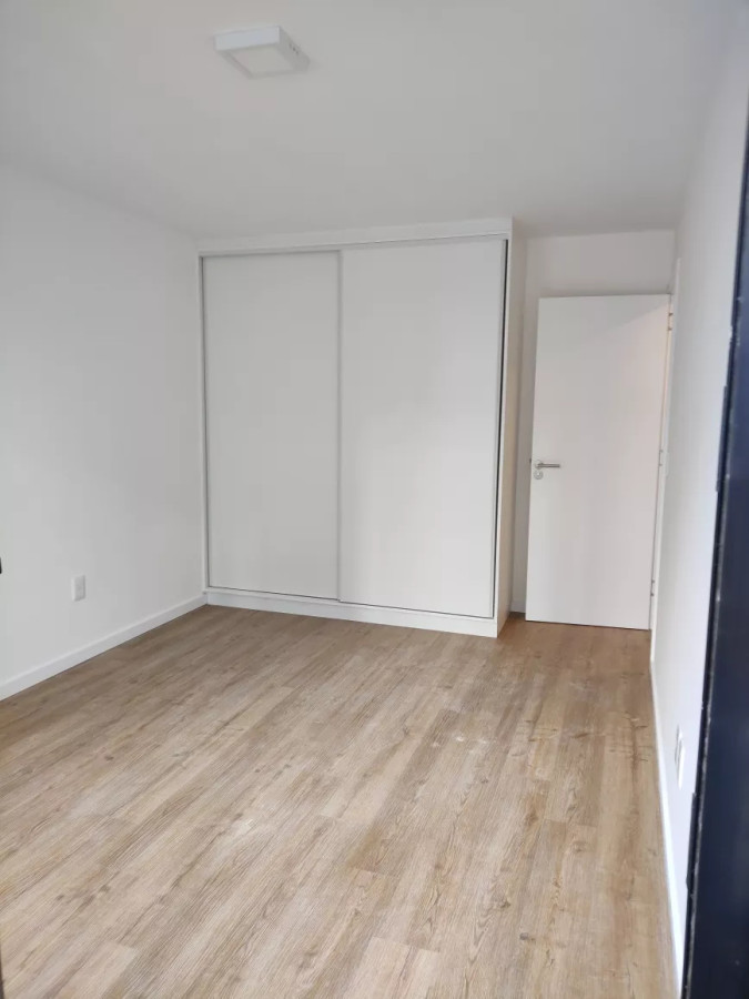Apartamento ID.4590 - Alquiler Apartamento 2 Dormitorios Cordón con Balcón 