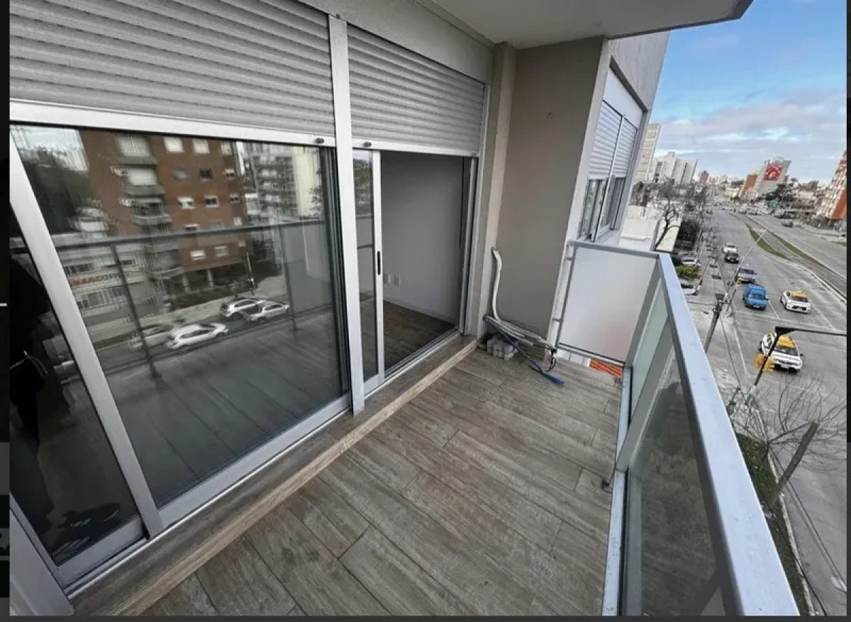 Apartamento ID.6620 - Alquiler Apartamento 1 Dormitorio La Blanqueado con balcon