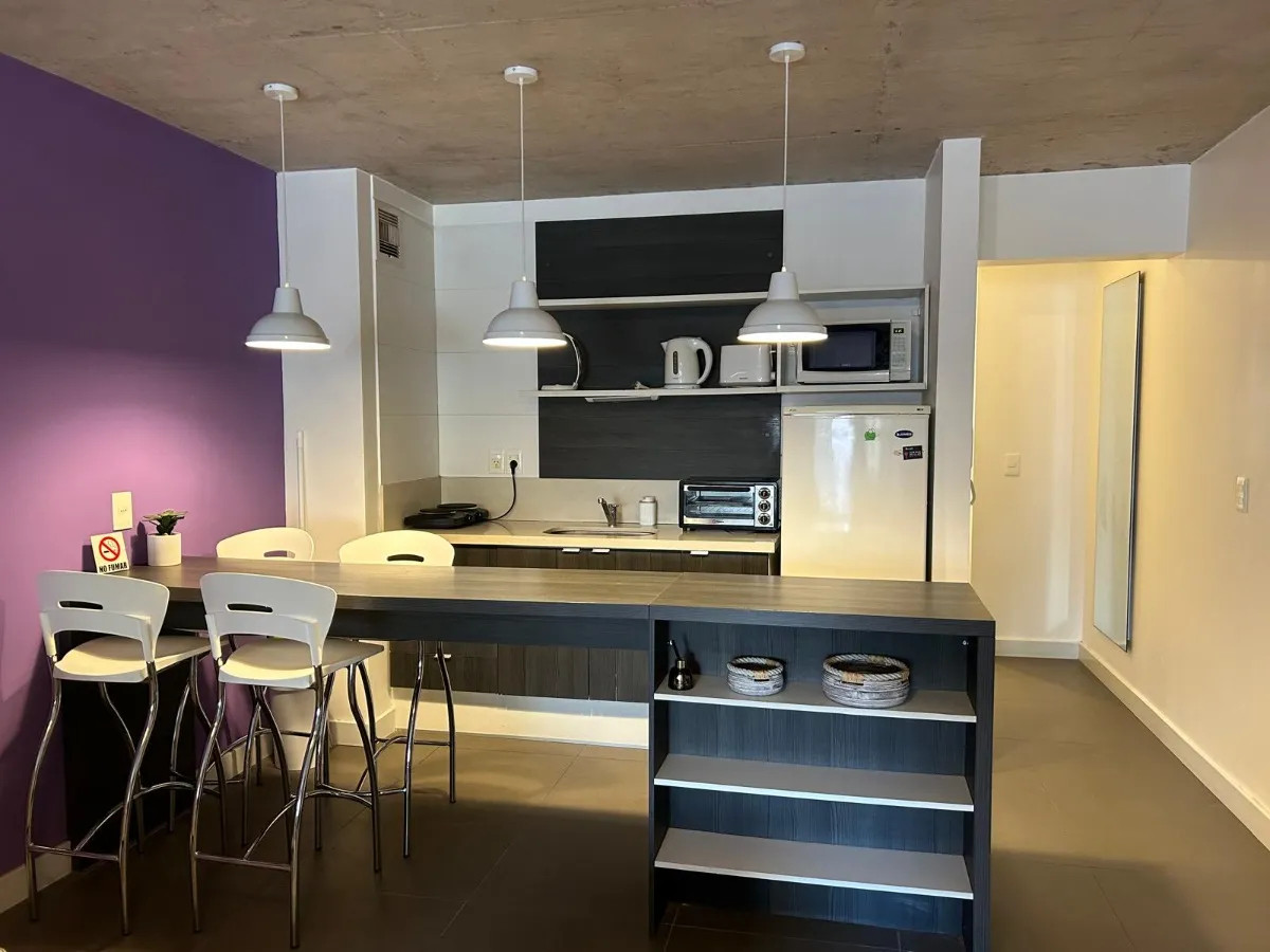 Apartamento ID.4721 - Alquiler Monoambiente Amoblado Pocitos con balcón