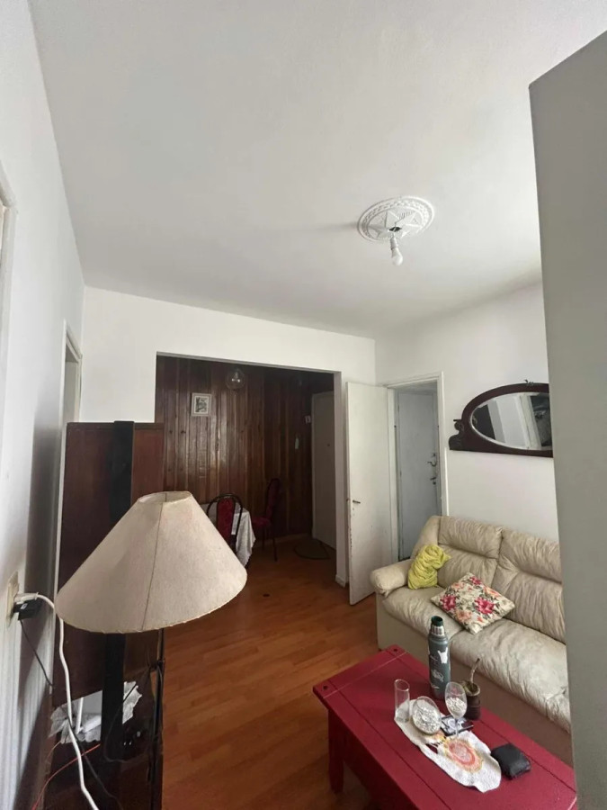 Apartamento ID.5106 - Venta Apartamento 2 Dormitorios Centro con balcon 