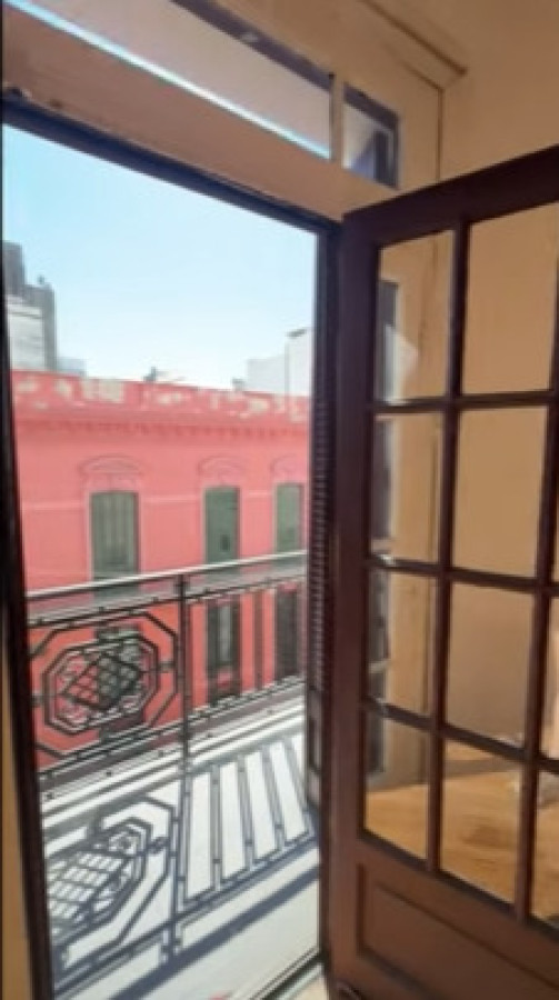 Apartamento ID.5209 - Alquiler Apartamento 2 Dormitorios Centro con Balcon 