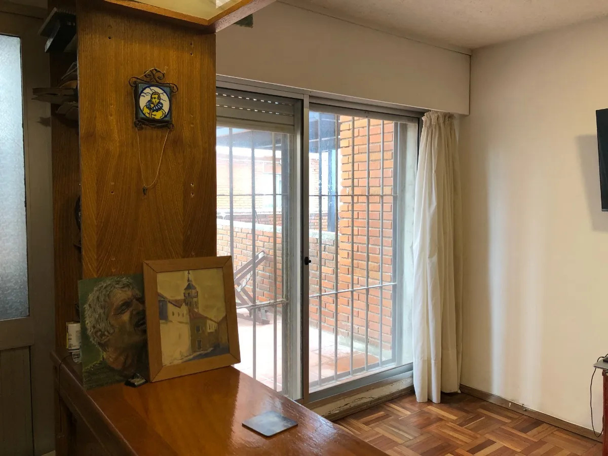 Apartamento ID.4765 - Venta Apartamento 1 Dormitorio Ciudad Vieja con terraza 