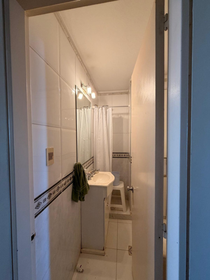 Apartamento ID.6430 - Alquiler Apartamento 2 Dormitorios Pocitos balcon y cochera