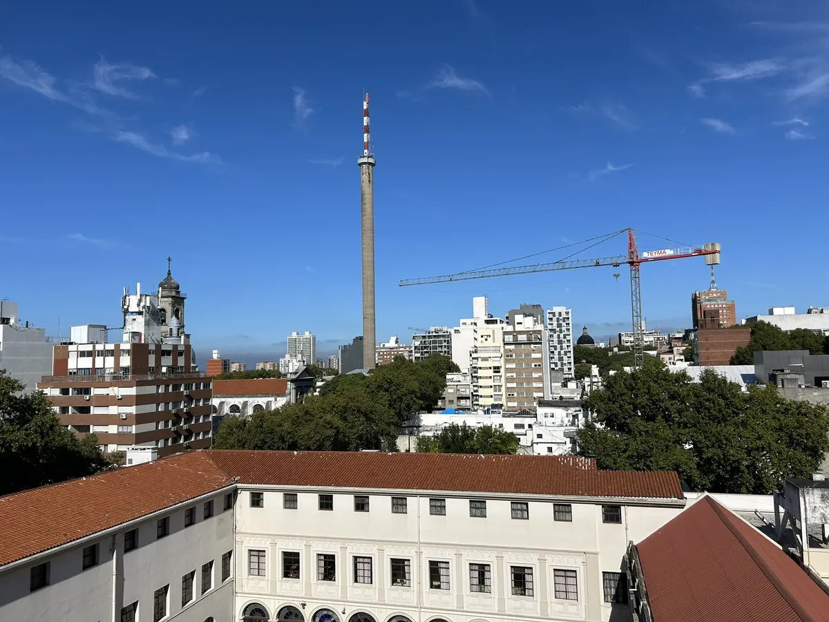 Apartamento ID.6156 - Alquiler Apartamento 2 Dormitorios Cordón con balcon y garaje