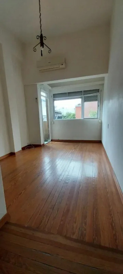 Apartamento ID.6759 - Alquiler Apartamento 2 Dormitorios Centro con balcon 