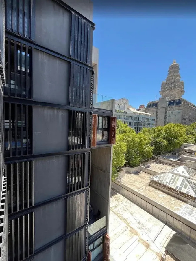 Apartamento ID.6221 - Alquiler Apartamento 2 Dormitorios Centro con balcon y garaje