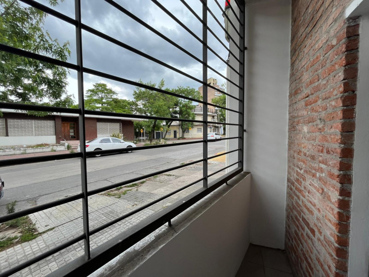 Apartamento ID.5542 - Alquiler o Venta Apartamento 1 Dormitorio y Balcon Bella Vista