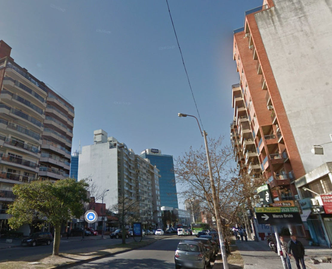 Apartamento ID.5217 - Alquiler Apartamento Monoambiente Pocitos con Patio