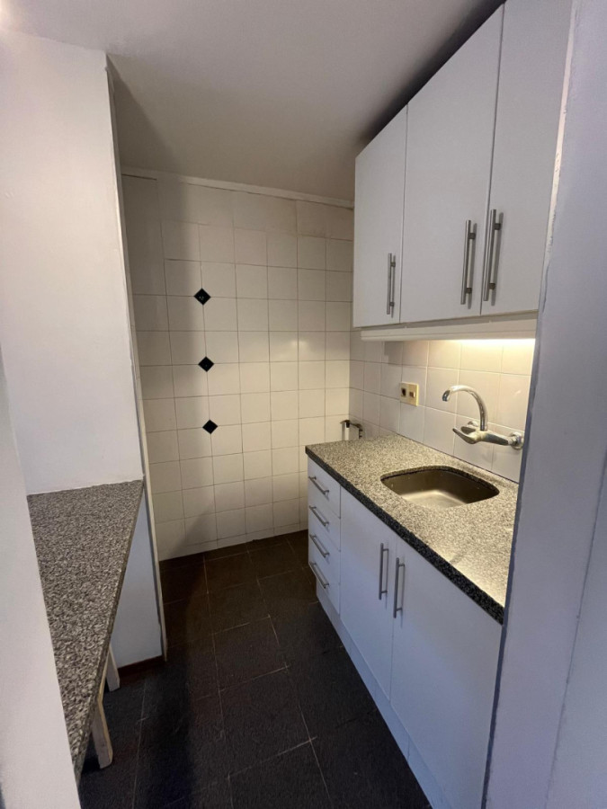 Apartamento ID.5843 - Alquiler Apartamento 1 Dormitorio Pocitos con Balcon 