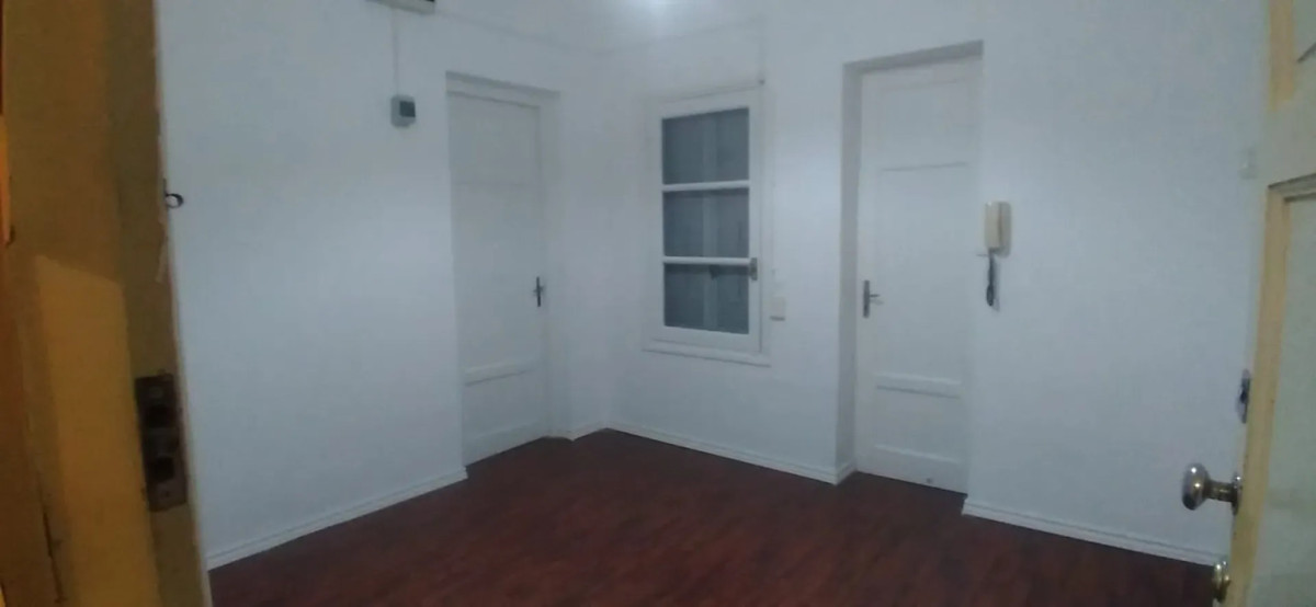 Apartamento ID.6729 - Alquiler Apartamento 1 Dormitorio Centro con Patio Interno