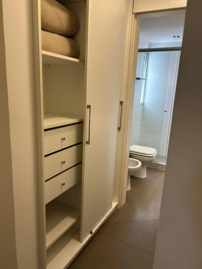 Apartamento ID.4721 - Alquiler Monoambiente Amoblado Pocitos con balcón