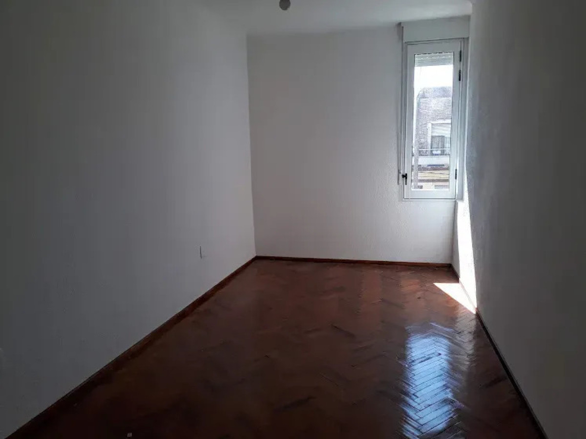 Apartamento ID.6774 - Alquiler Apartamento 2 Dormitorios La Blanqueada con patio