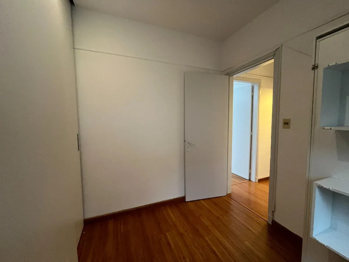 Apartamento ID.6765 - Alquiler Apartamento 2 Dormitorios Punta Carretas con balcon