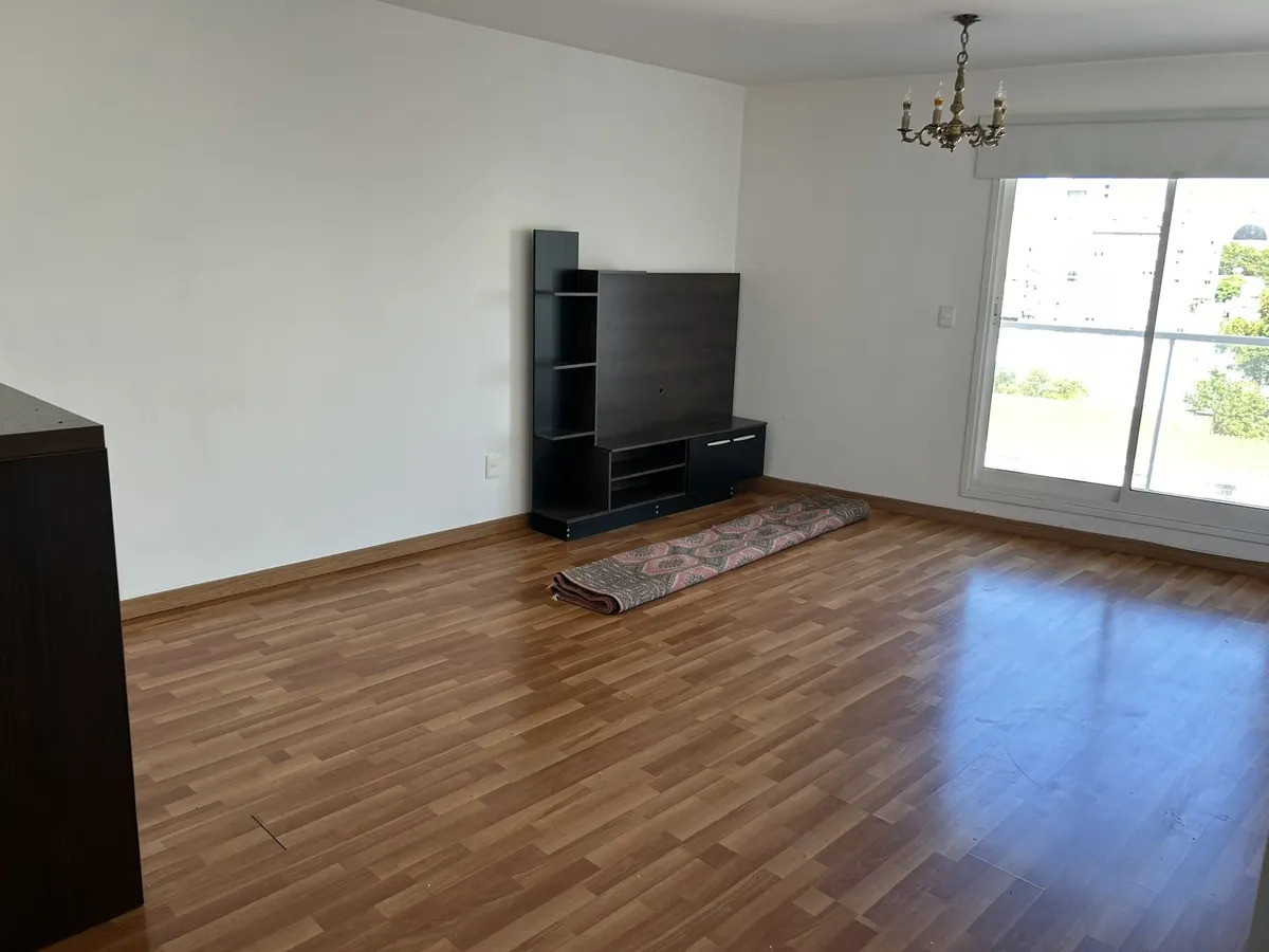 Apartamento ID.6156 - Alquiler Apartamento 2 Dormitorios Cordón con balcon y garaje