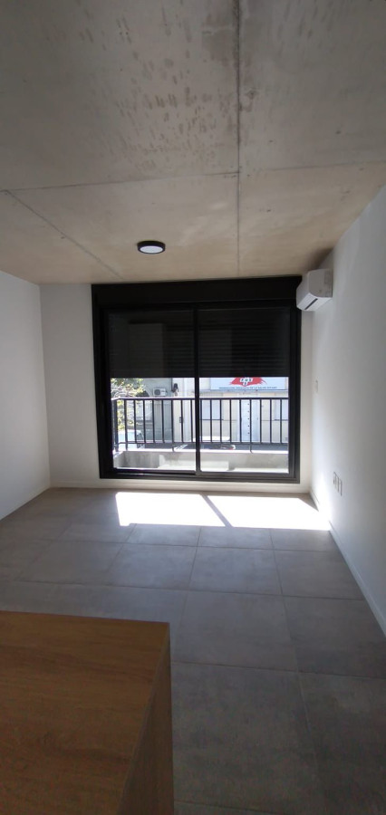 Apartamento ID.5249 - Alquiler Apartamento 1 Dormitorio Tres Cruces con balcon