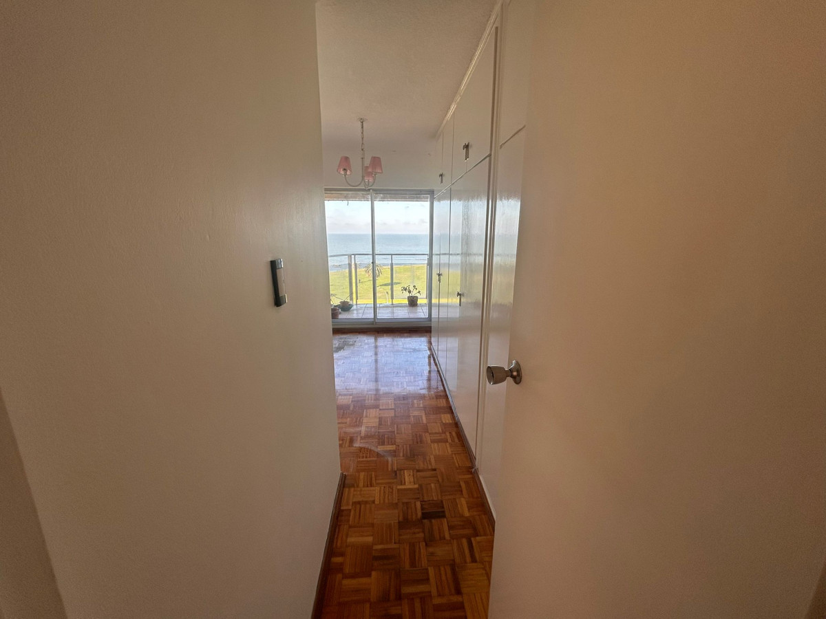 Apartamento ID.4766 - Alquiler Apartamento 4 Dormitorios Punta Carretas con garaje