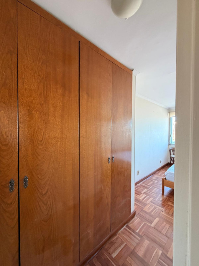 Apartamento ID.6430 - Alquiler Apartamento 2 Dormitorios Pocitos balcon y cochera