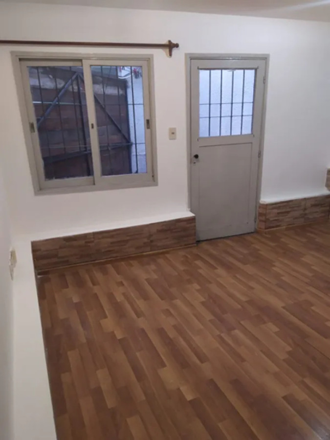 Apartamento ID.4714 - Alquiler Apartamento 2 Dormitorios Reducto con Patio