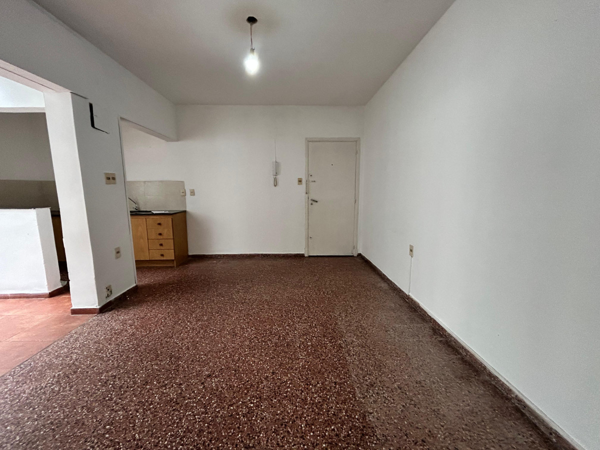 Apartamento ID.4570 - Venta Apartamento 1 Dormitorio La Blanqueada con Patio
