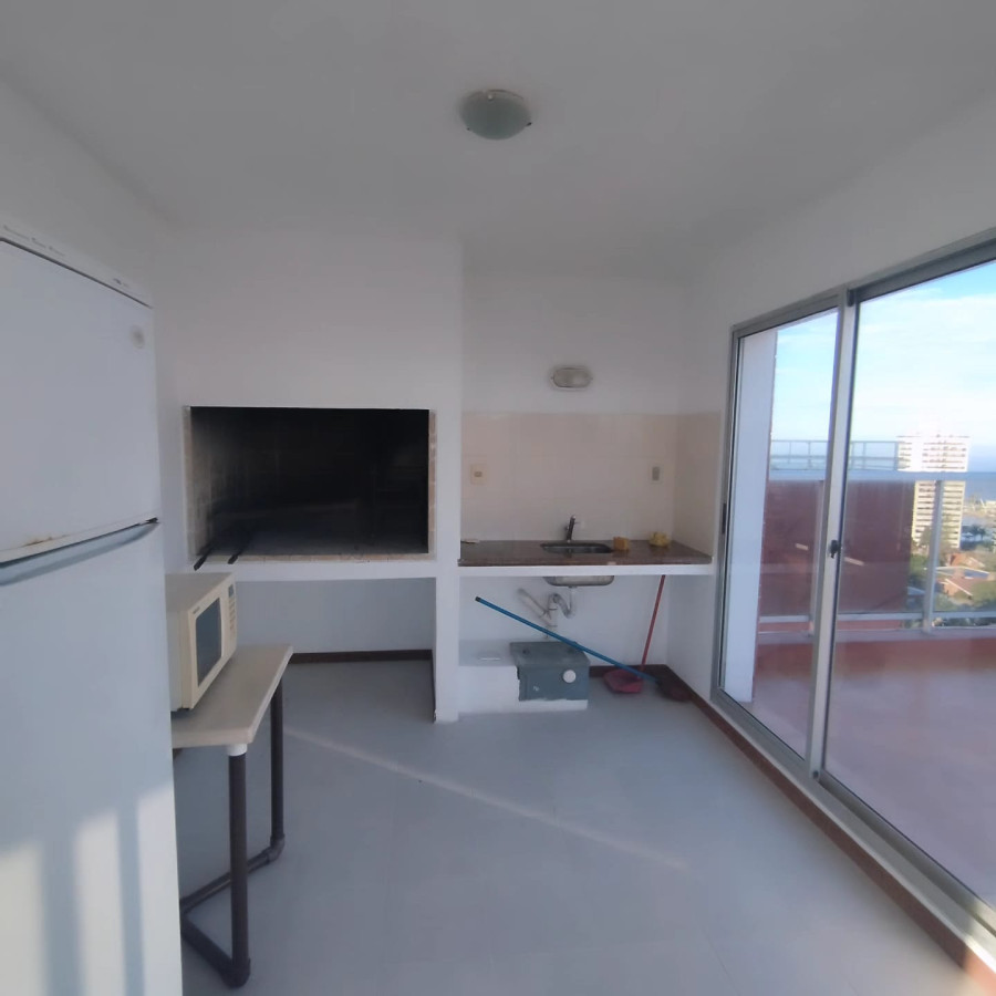 Apartamento ID.5217 - Alquiler Apartamento Monoambiente Pocitos con Patio