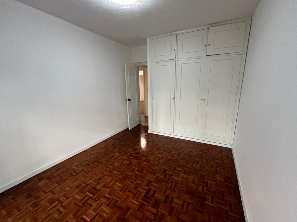 Apartamento ID.5640 - Alquiler Apartamento 4 Dormitorios Pocitos con terraza