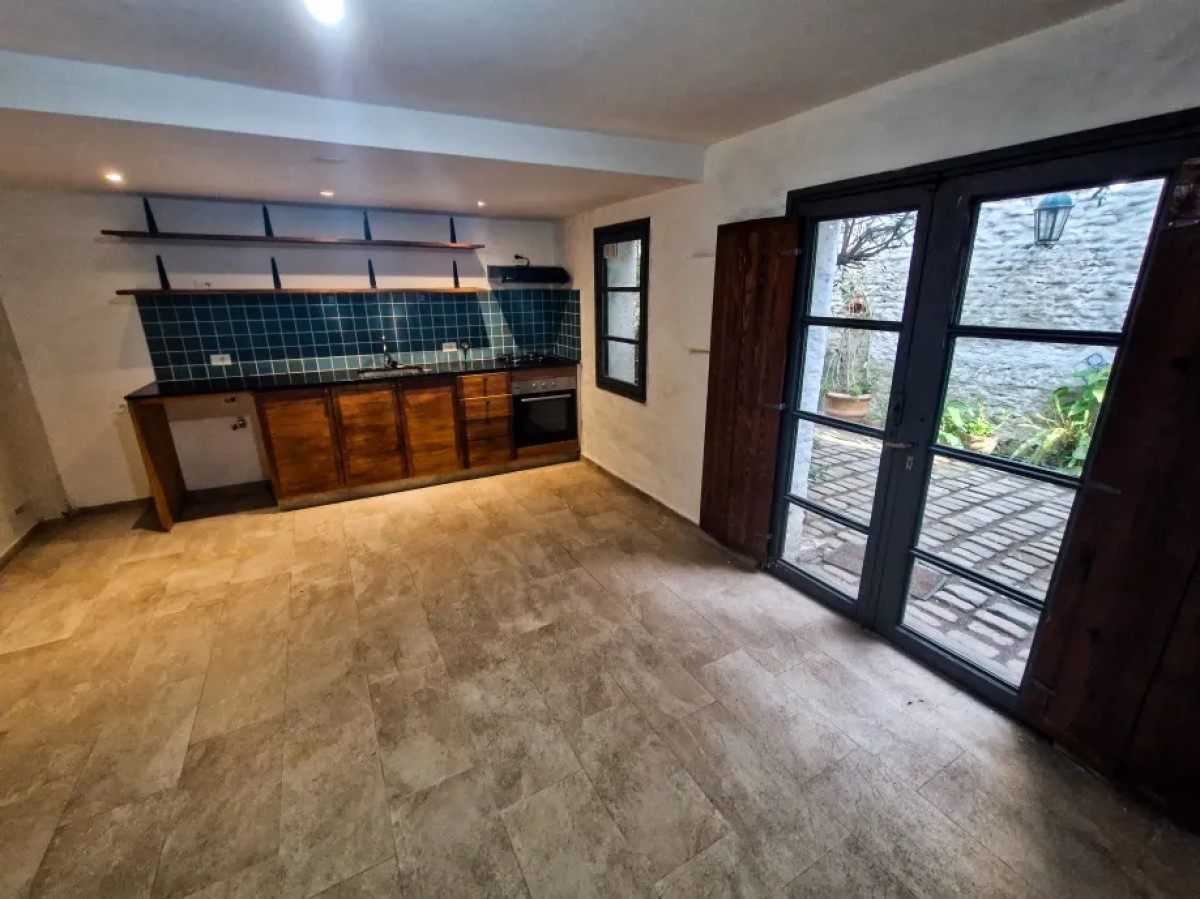 Apartamento ID.4754 - Alquiler Apartamento Duplex 1 Dormitorio Ciudad Vieja 