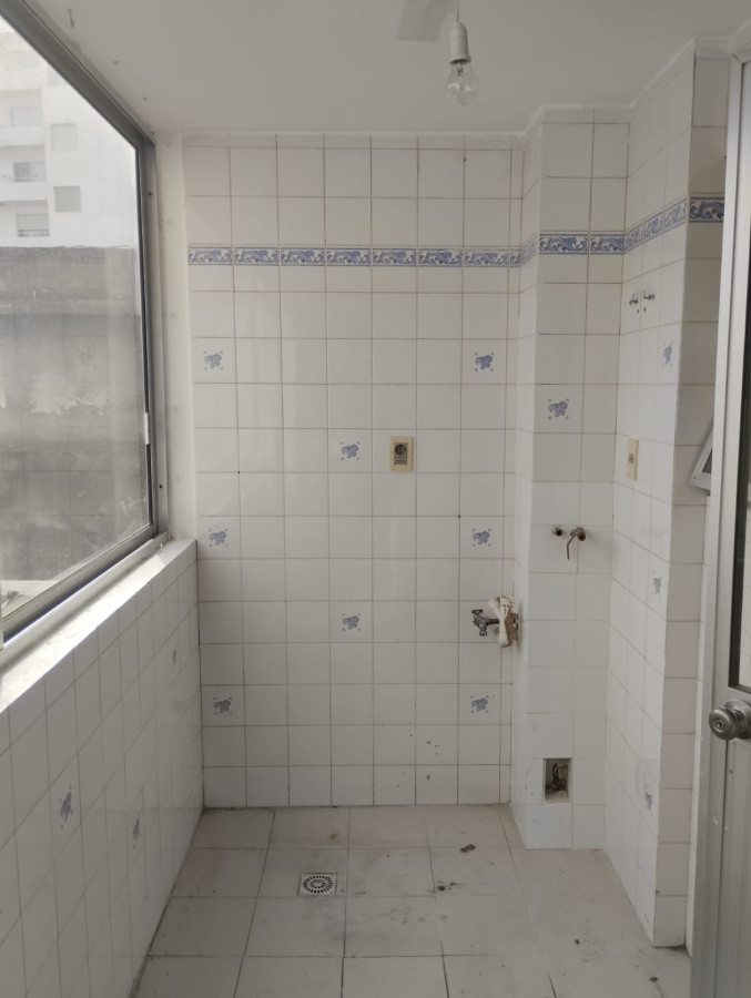 Apartamento ID.4324 - Alquiler Apartamento 4 Dormitorios Punta Carretas con Garaje