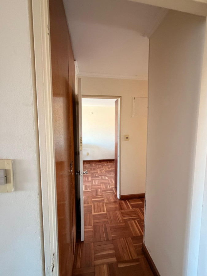 Apartamento ID.6430 - Alquiler Apartamento 2 Dormitorios Pocitos balcon y cochera