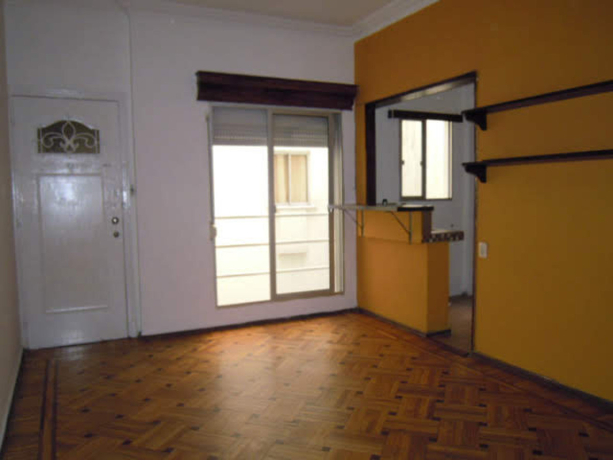 Apartamento ID.6470 - Venta con Renta Apartamento 2 Dormitorios Cordón con balcon