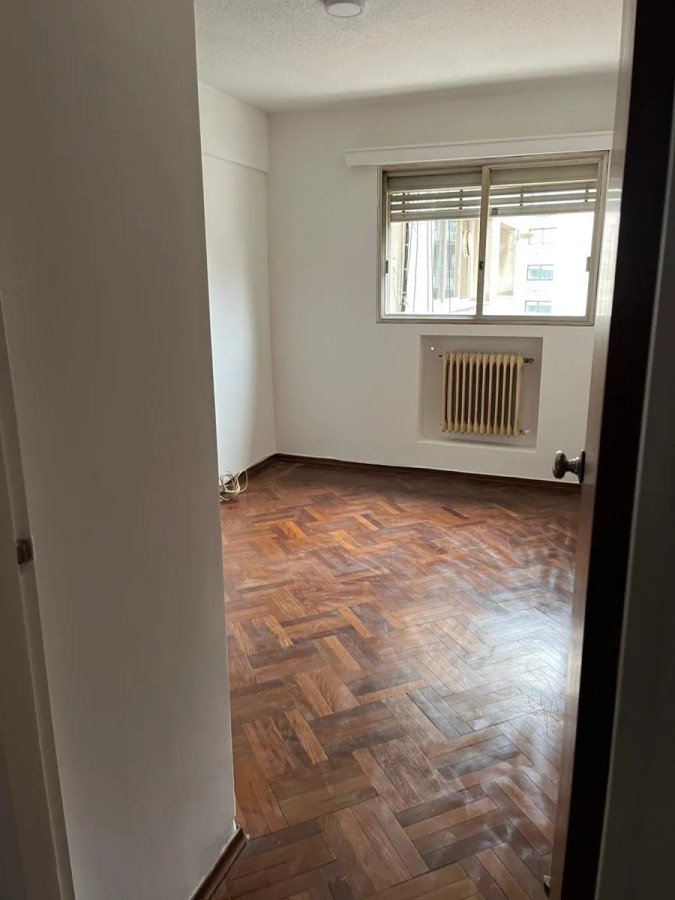 Apartamento ID.4986 - Alquiler Apartamento 4 Dormitorios Pocitos con balcon