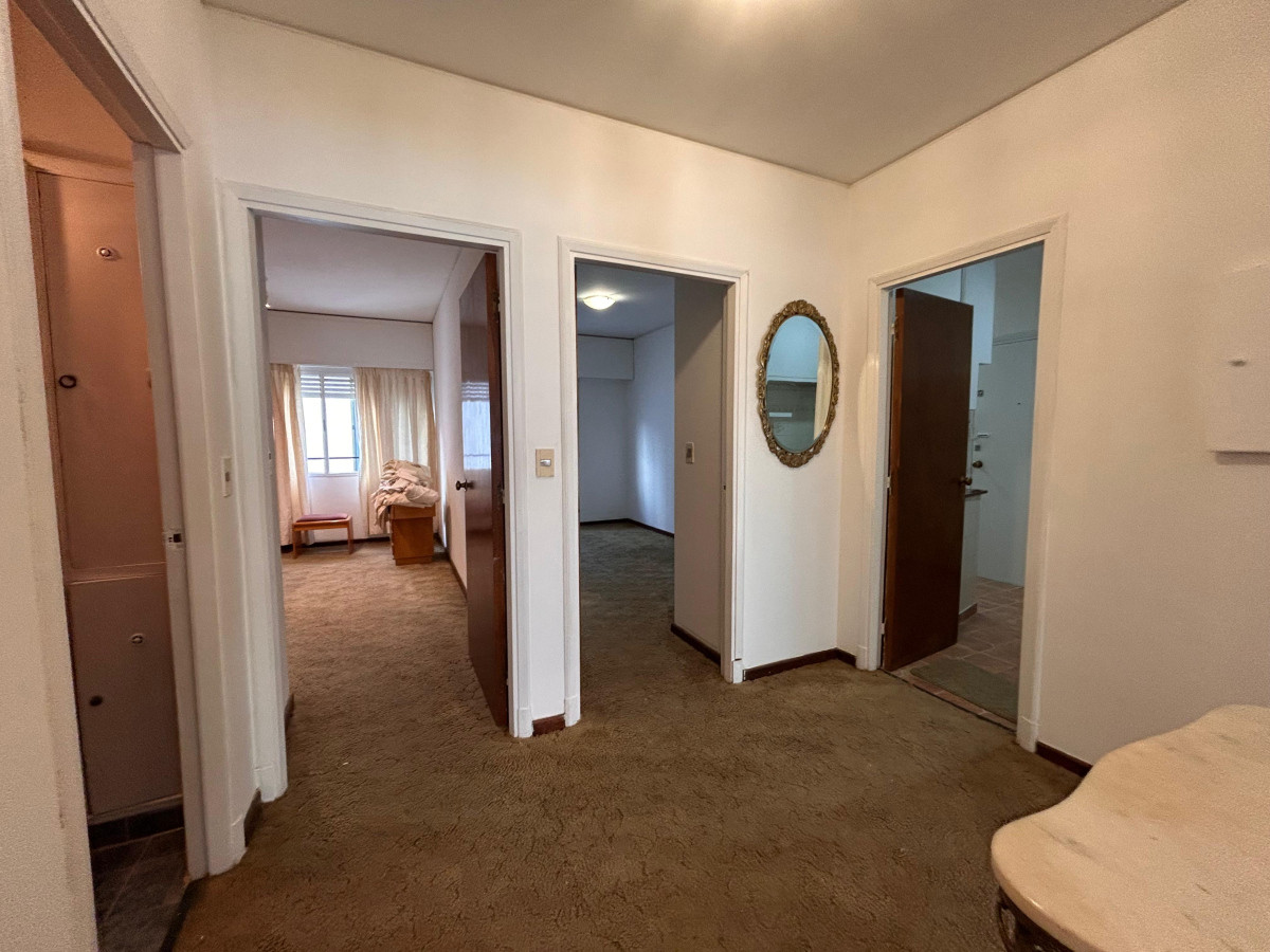 Apartamento ID.4793 - Alquiler Apartamento 3 Dormitorios Punta Carretas con balcón 