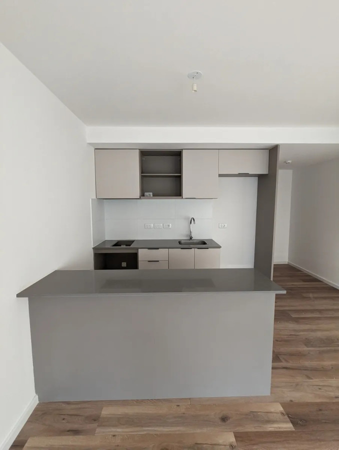 Apartamento ID.5213 - Alquiler Monoambiente Cordon con patio