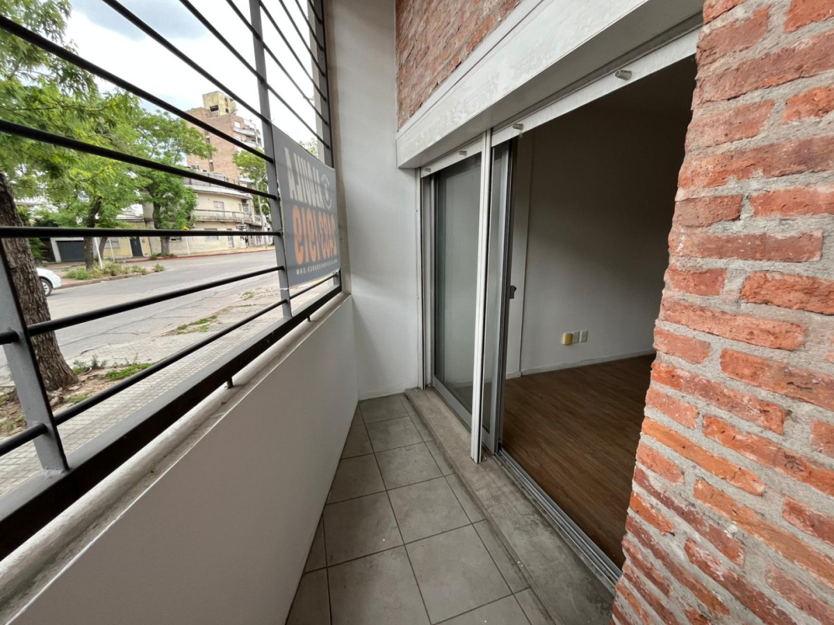 Apartamento ID.5542 - Alquiler o Venta Apartamento 1 Dormitorio y Balcon Bella Vista