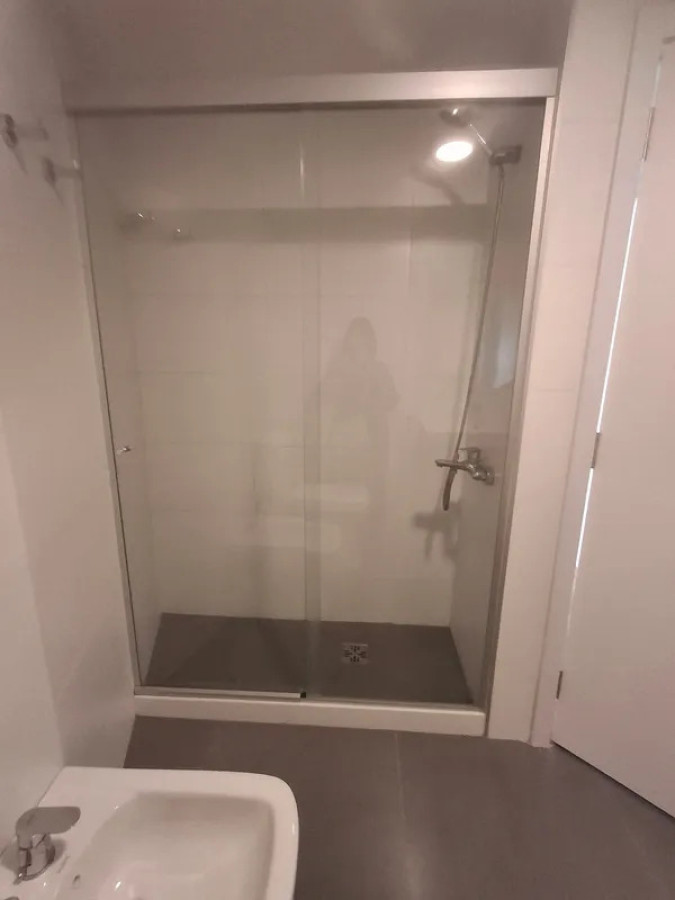 Apartamento ID.5704 - Alquiler Apartamento 1 Dormitorio La Comercial con balcon