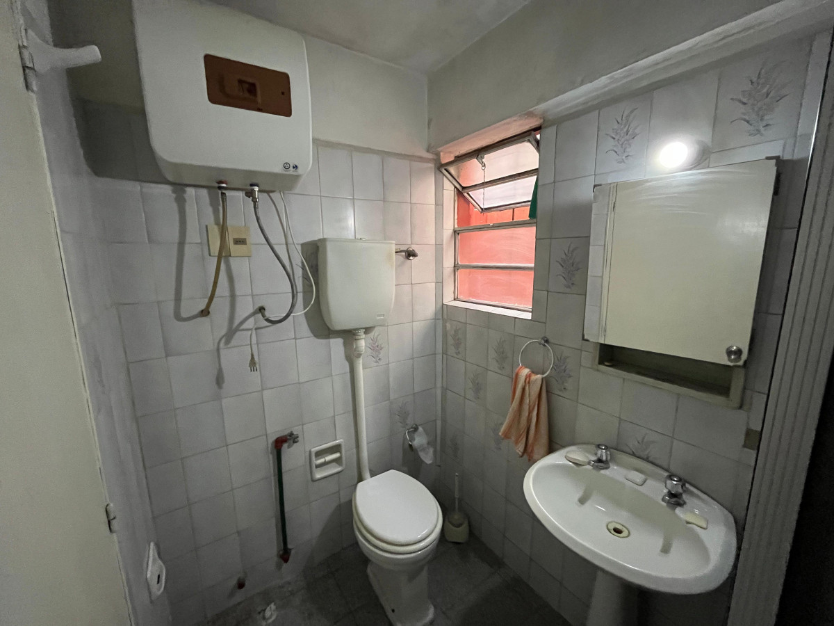 Apartamento ID.5270 - Venta Apartamento 1 Dormitorio Ciudad Vieja con patio