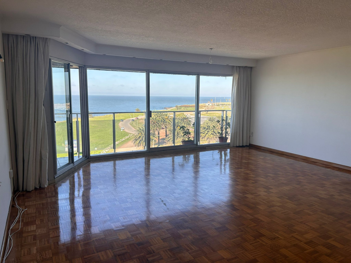 Apartamento ID.4766 - Alquiler Apartamento 4 Dormitorios Punta Carretas con garaje