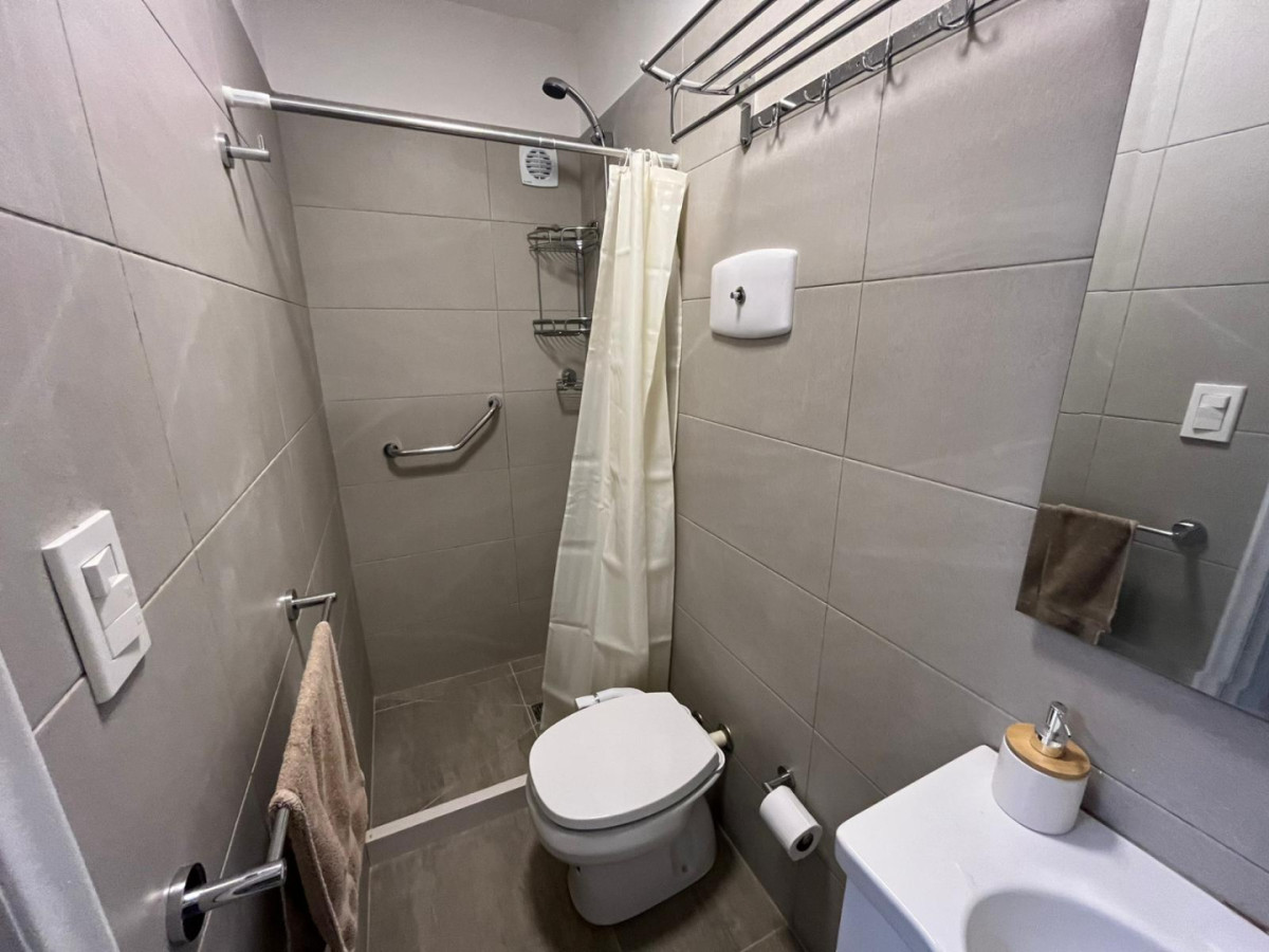 Apartamento ID.5640 - Alquiler Apartamento 4 Dormitorios Pocitos con terraza