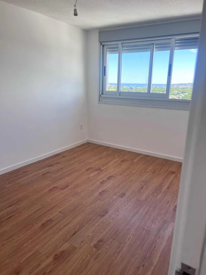 Apartamento ID.5241 - Alquiler Apartamento 2 Dormitorios Jacinto Vera con balcon
